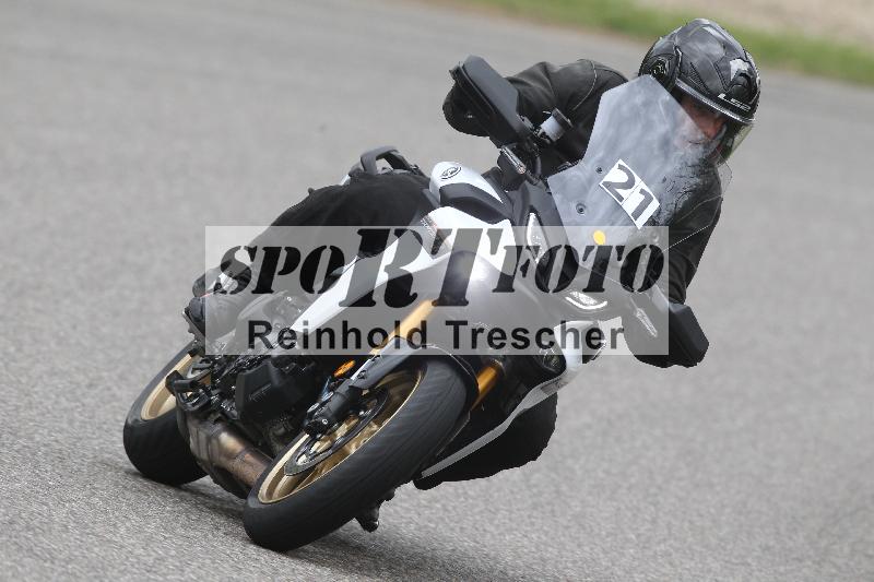 Archiv-2025/10 23.04.2025 Cornu Master School ADR/rot-rouge/21